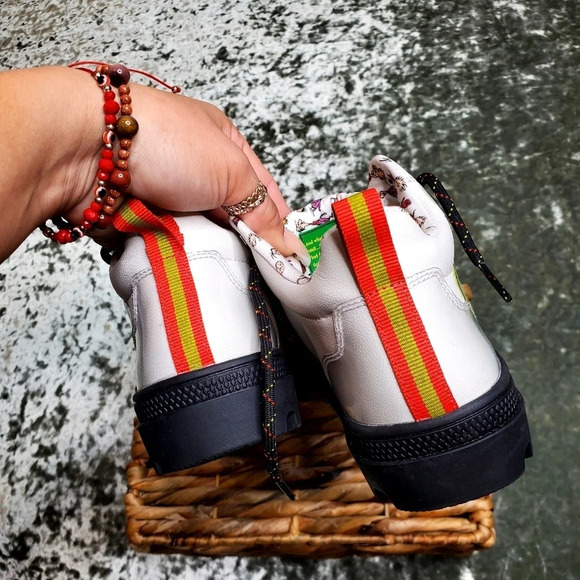 Skechers Dr.Seuss Grinch White Boots - Picture 6 of 8